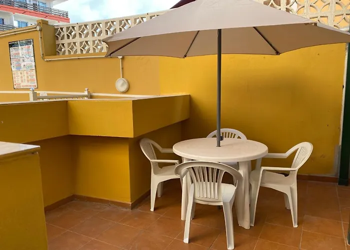 Apartmán Con Piscina En *