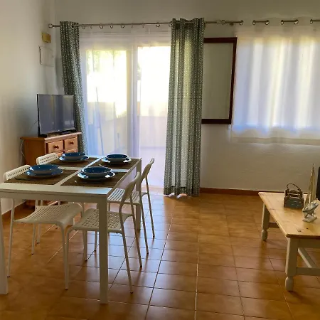 Con Piscina En 公寓 *