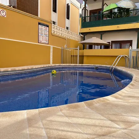 Con Piscina En 拉克鲁斯