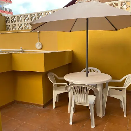 Apartman Con Piscina En *